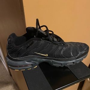 Nike AirMax black and gold men 12